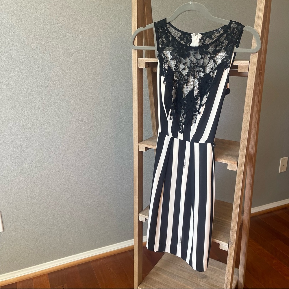 GUESS Black & White Vertical Striped Lace Illusion Fitted Dress Date Cocktails